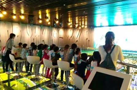 汇佳现代幼儿园的孩子们参观新余市规划展览馆.jpg