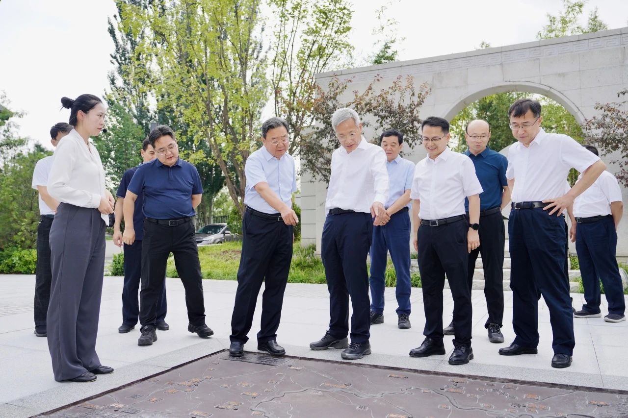 平谷区党政代表团到石景山区调研.jpg